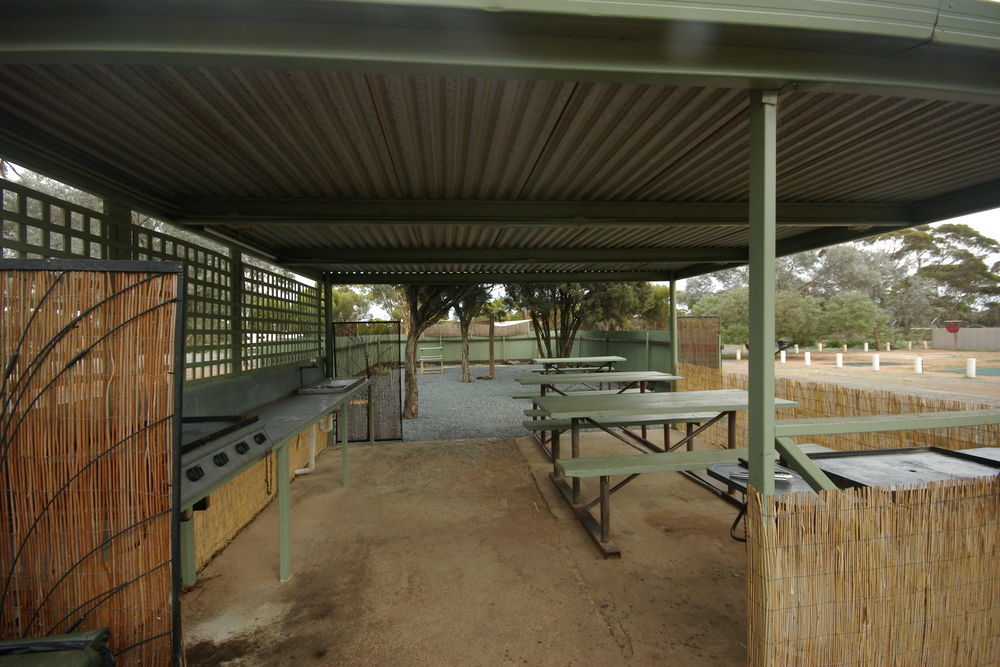 Acclaim Gateway Caravan Park Dundas Luaran gambar
