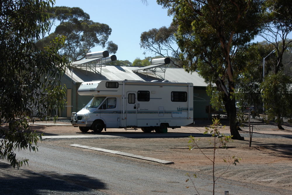 Acclaim Gateway Caravan Park Dundas Luaran gambar