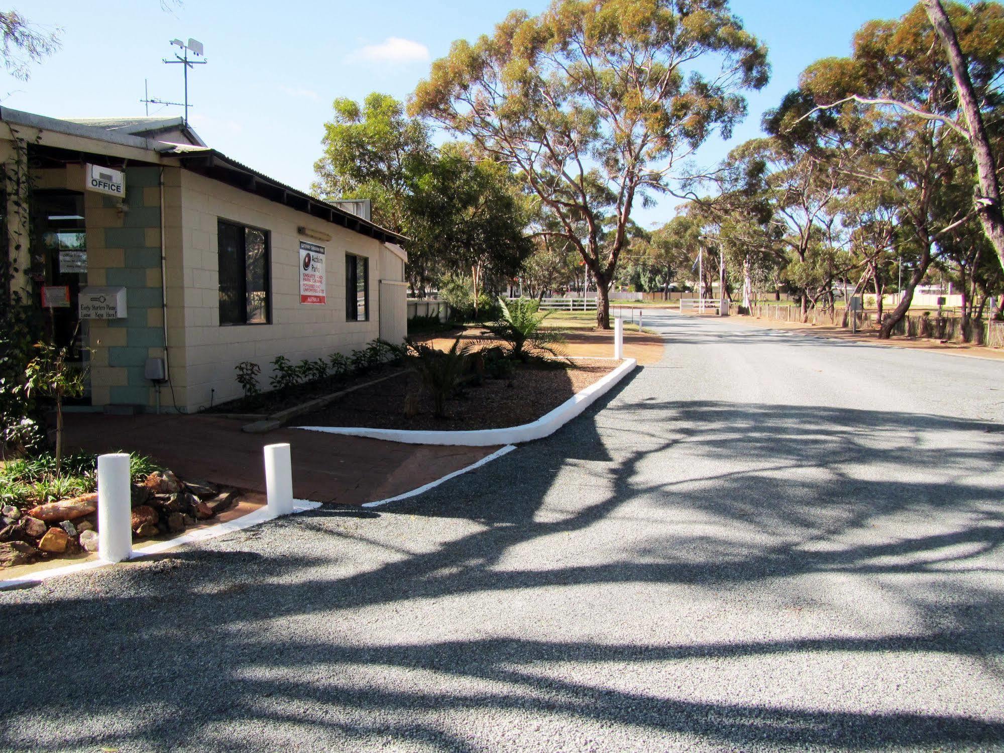 Acclaim Gateway Caravan Park Dundas Luaran gambar