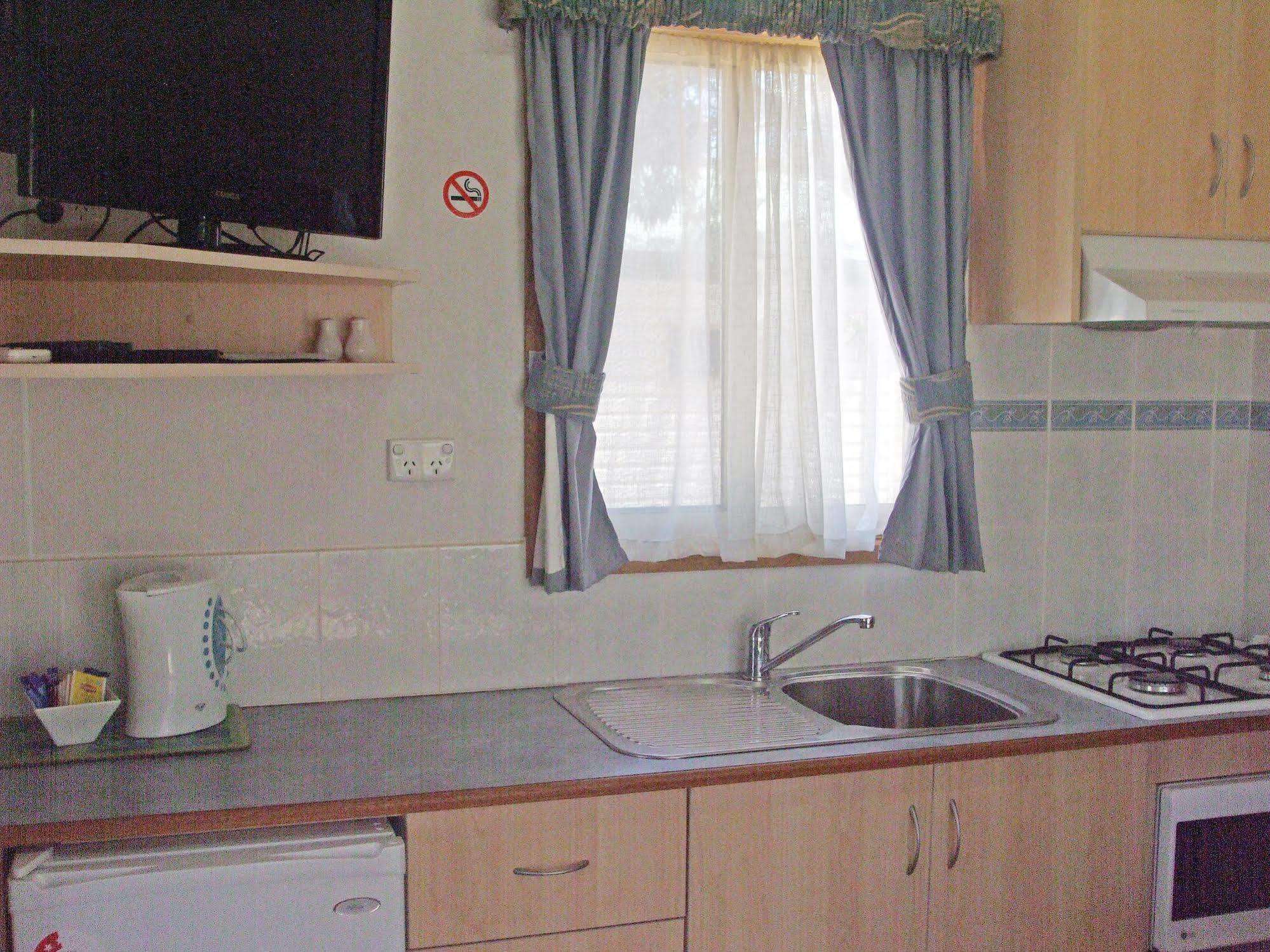 Acclaim Gateway Caravan Park Dundas Luaran gambar