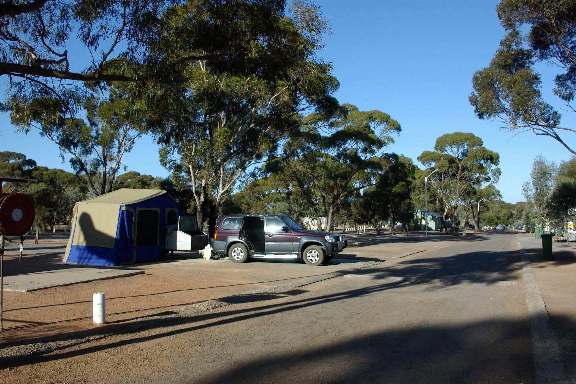 Acclaim Gateway Caravan Park Dundas Luaran gambar